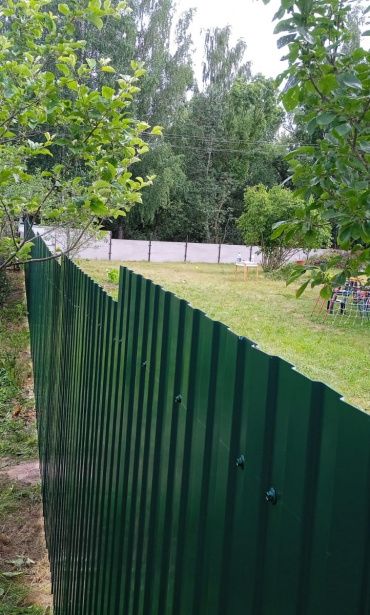 Фото забора из профнастила в Рамешковском районе